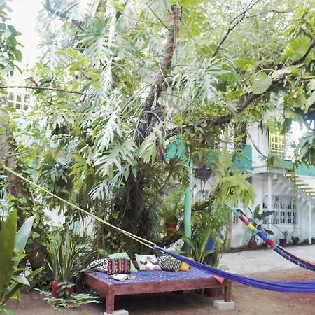 Отель Casa Santaella Пуэрто-Эскондидо Экстерьер фото