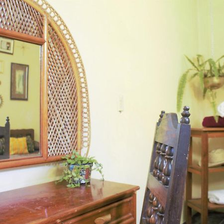 Отель Casa Santaella Пуэрто-Эскондидо Номер фото