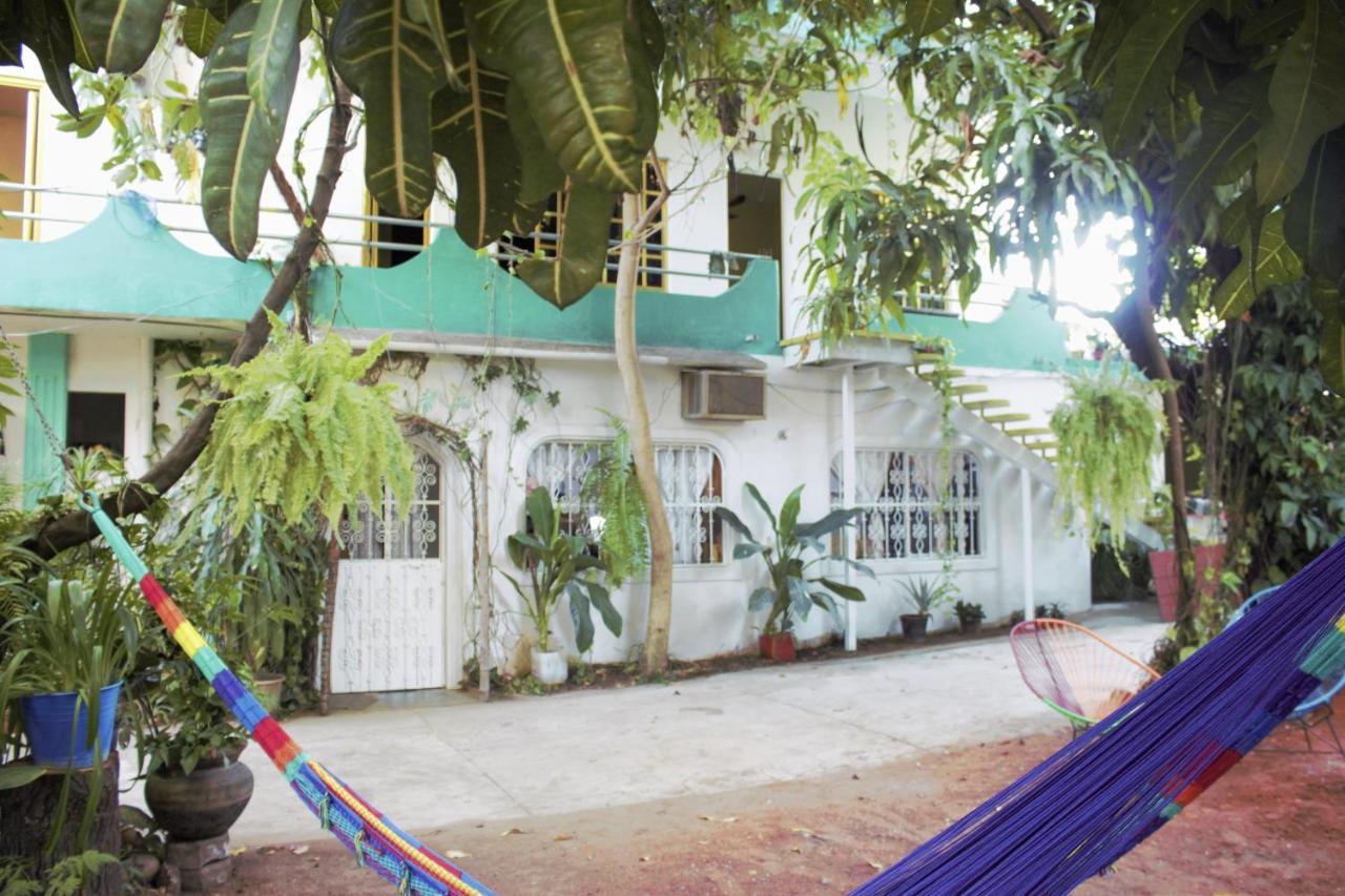 Отель Casa Santaella Пуэрто-Эскондидо Экстерьер фото
